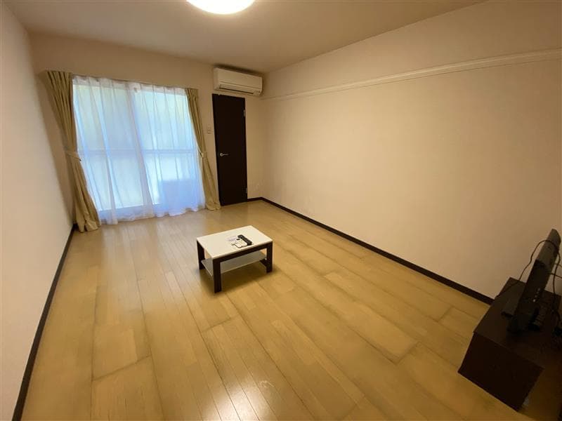 레오네쿠스토캬토루세존