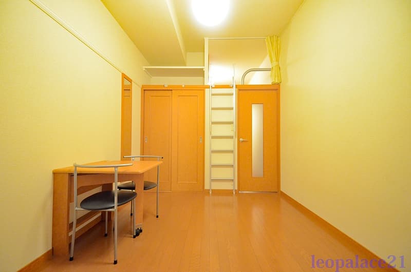 레오파레스 Pine Like 103